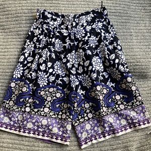 $1200 Vintage Gianni Versace Bermuda Cotton Shorts, S/IT42
